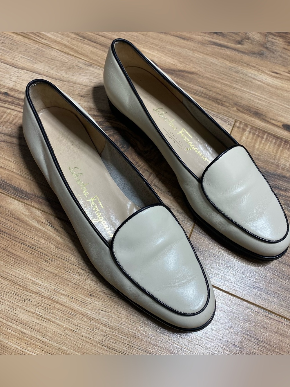 Women’s Salvatore Ferragamo White & Black Leather Slip On Dress Shoes